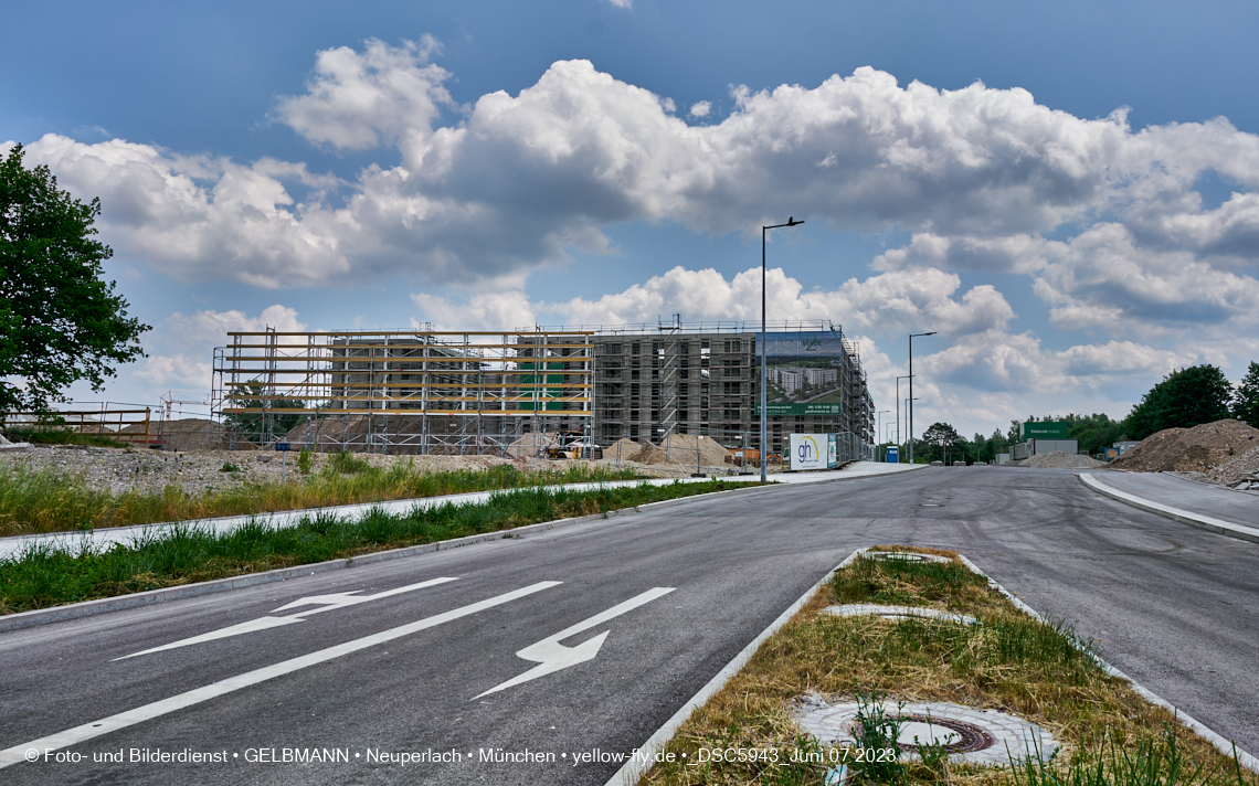 07.06.2023 - Neue Hinweistafeln für das Alexisquartier und Pandion Verde in Neuperlach in München 07.06.2023 - Neue Hinweistafeln für das Alexisquartier und Pandion Verde in Neuperlach in München